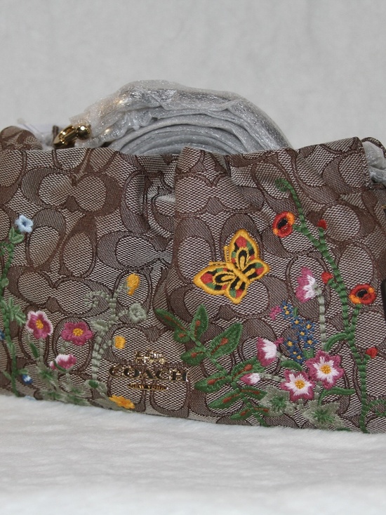 NWT Coach Faye Signature Jacquard With Floral Embroidery - Picture 2 of 5